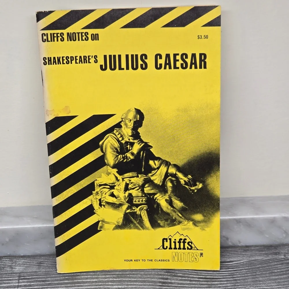 VTG Cliffs Notes Shakespeare Julius Caesar Study Guide Paperback ISBN 0822000202